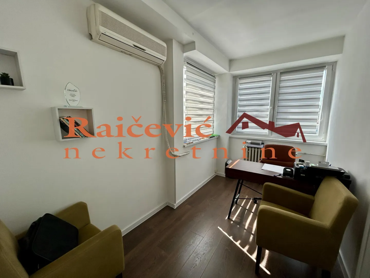 Rent, office space, 69m², Šumice, Beograd