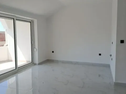 Sale, two bedroom apartment, 63m², Dobre Vode, Bar