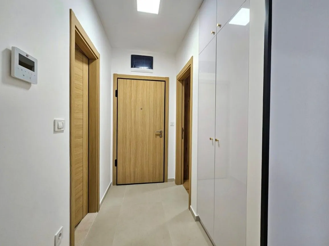 Izdavanje, dvosoban stan, 60m², New City, Podgorica