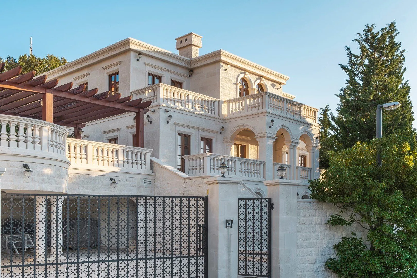 Sale, house, 470m², Reževići, Budva