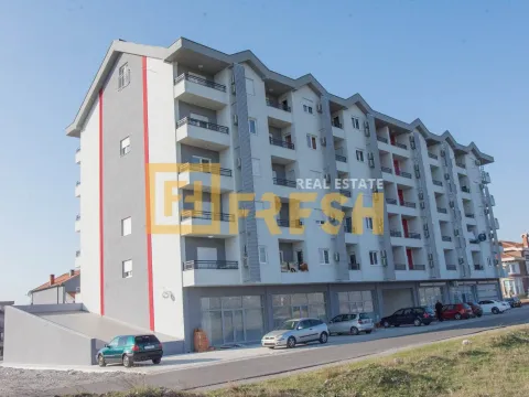 Izdavanje, dvosoban stan, 64m², Stari Aerodrom, Podgorica - image 2
