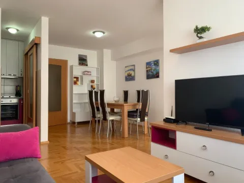 Rent, apartment, 90m², Rozino, Budva - image 1