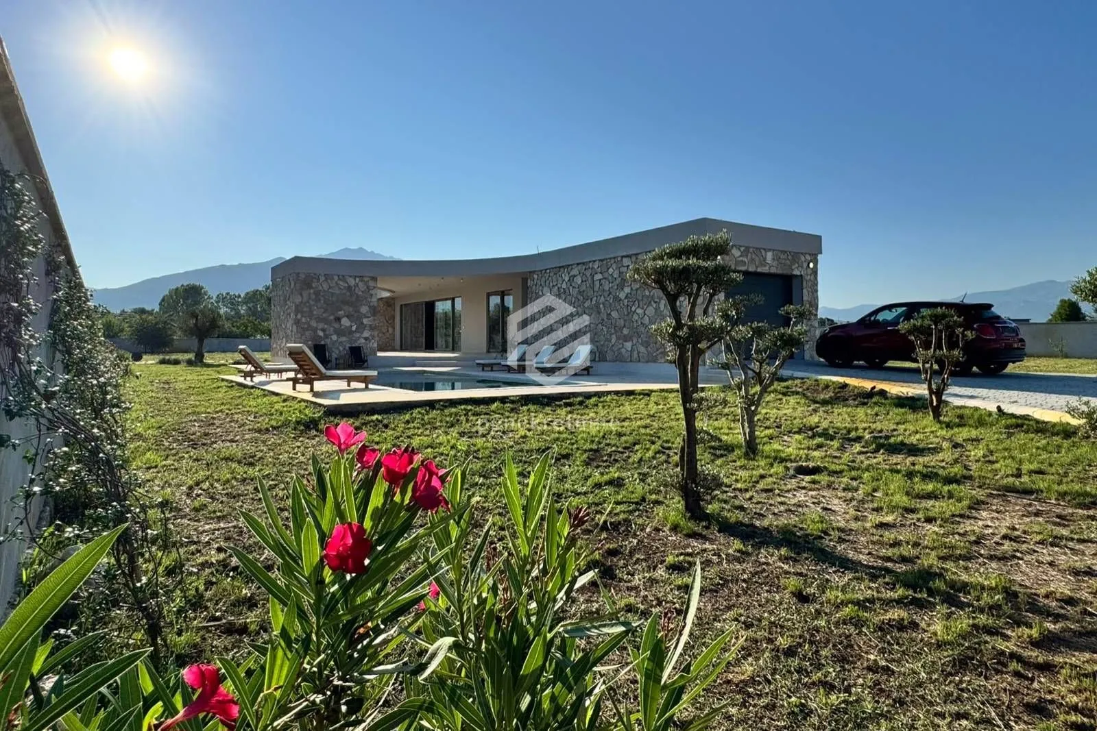 Izdavanje, kuća, 295m², Begovina, Danilovgrad
