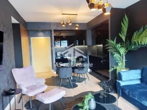 Izdavanje, trosoban stan, 80m², Savski Venac, Beograd - image 4