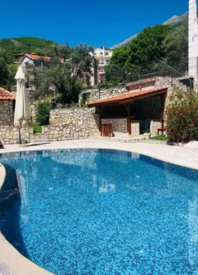 Prodaja, ugostiteljski objekat, 1000m², Podgorica, Crna Gora