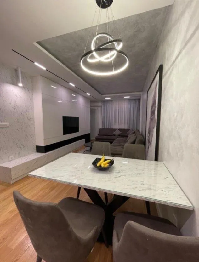 Izdavanje, dvosoban stan, 70m², Central Point, Podgorica