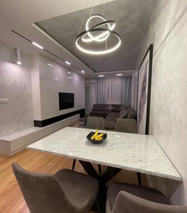 Izdavanje, dvosoban stan, 70m², Central Point, Podgorica