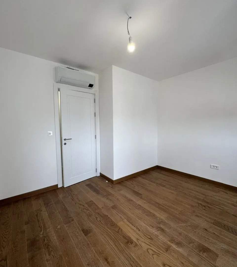 Izdavanje, dvosoban stan, 64m², Kruševac, Podgorica