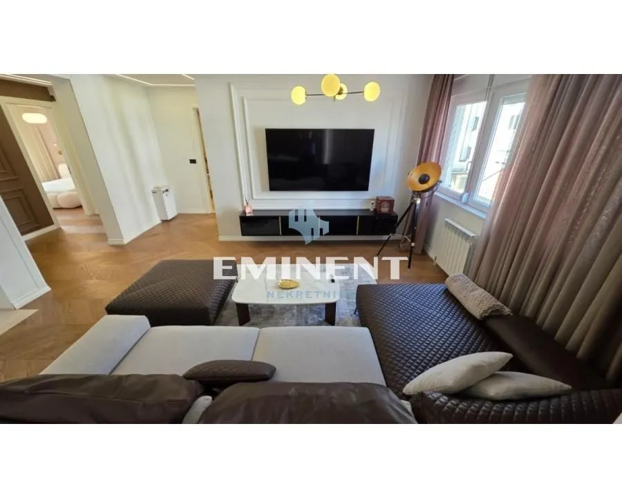 Sale, three bedroom apartment, 116m², Cvetkova Pijaca, Zvezdara Sve Podlokacije