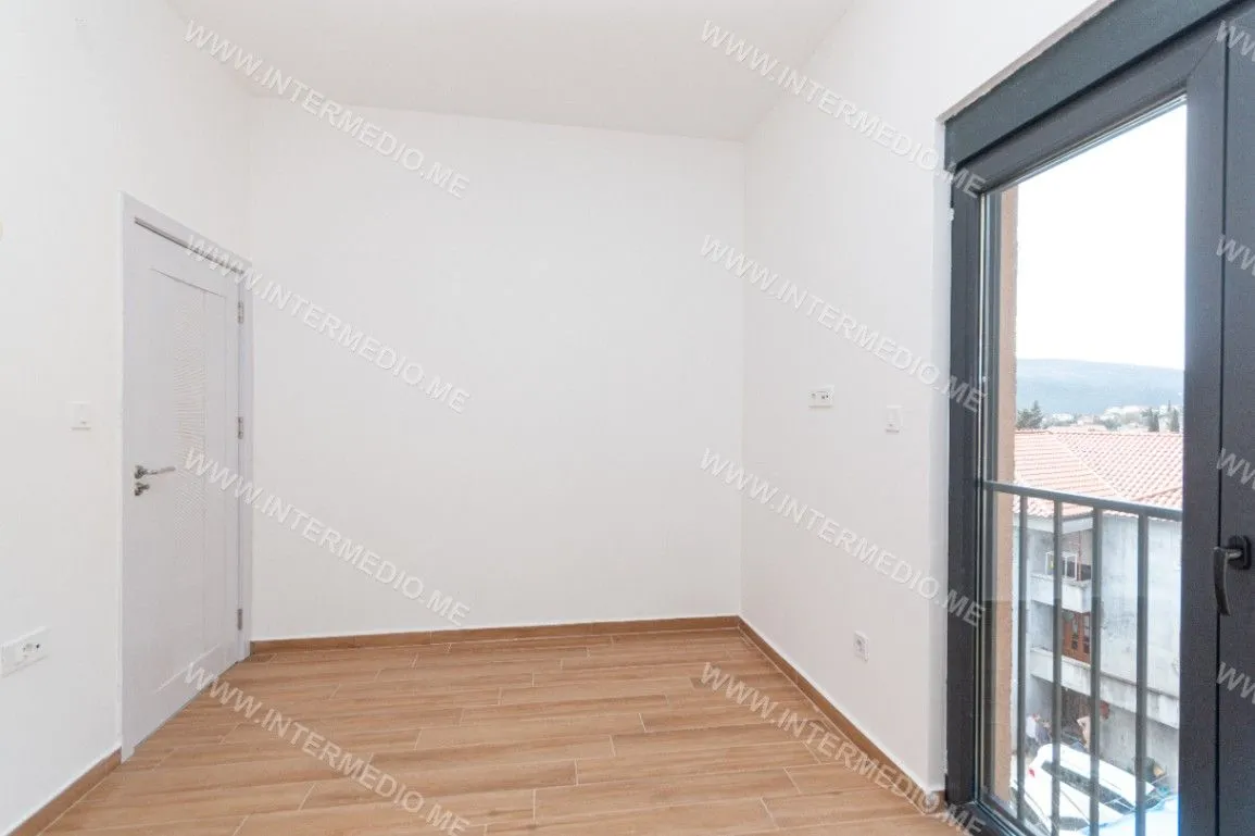 Prodaja, jednosoban stan, 43m², Đenovići, Herceg Novi