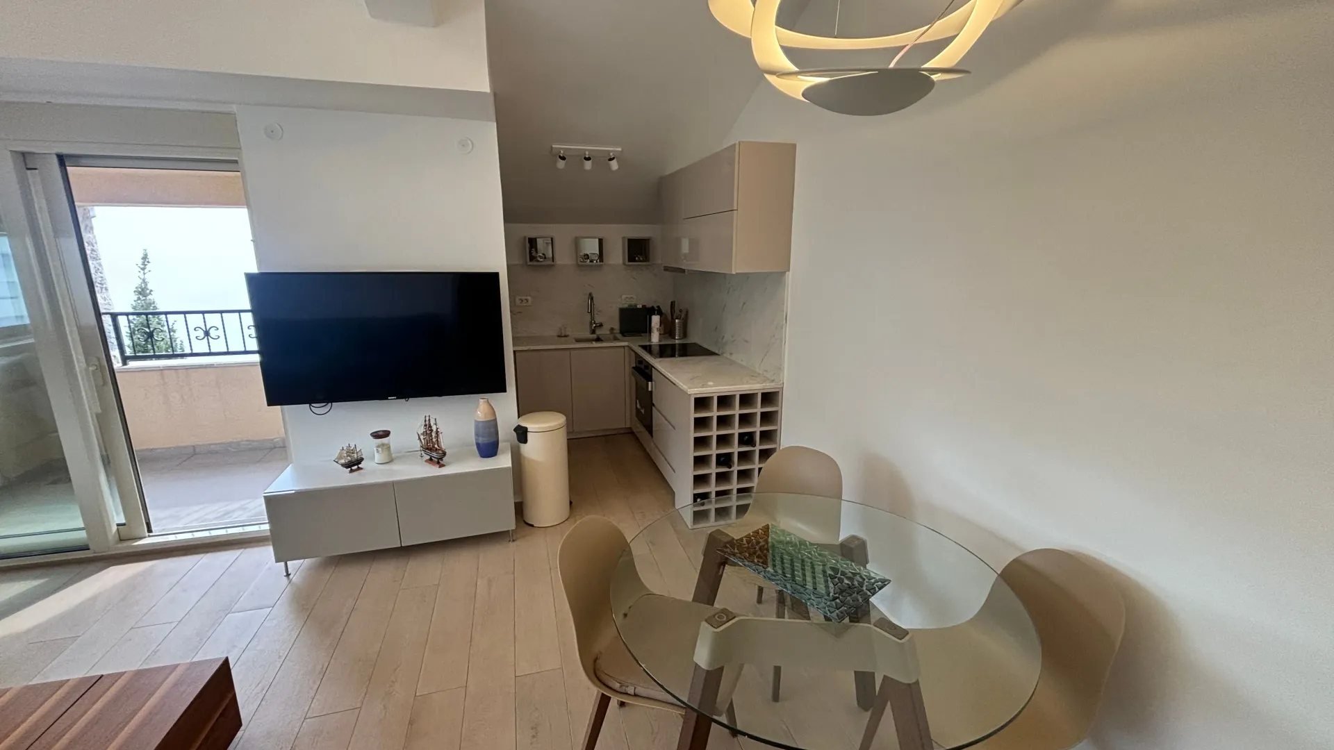 Rent, two bedroom apartment, 65m², Pržno, Budva