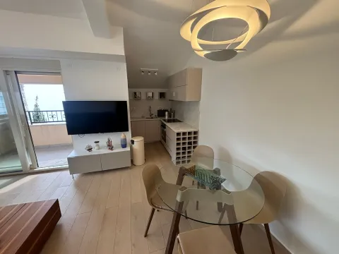 Rent, two bedroom apartment, 65m², Pržno, Budva - image 2