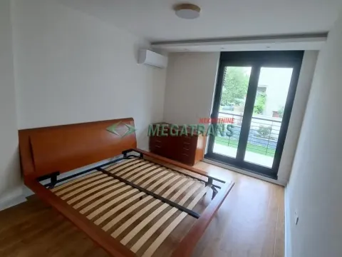 Izdavanje, četvorosoban stan, 90m², Bulevar Evrope, Novi Sad Sve Podlokacije - image 4