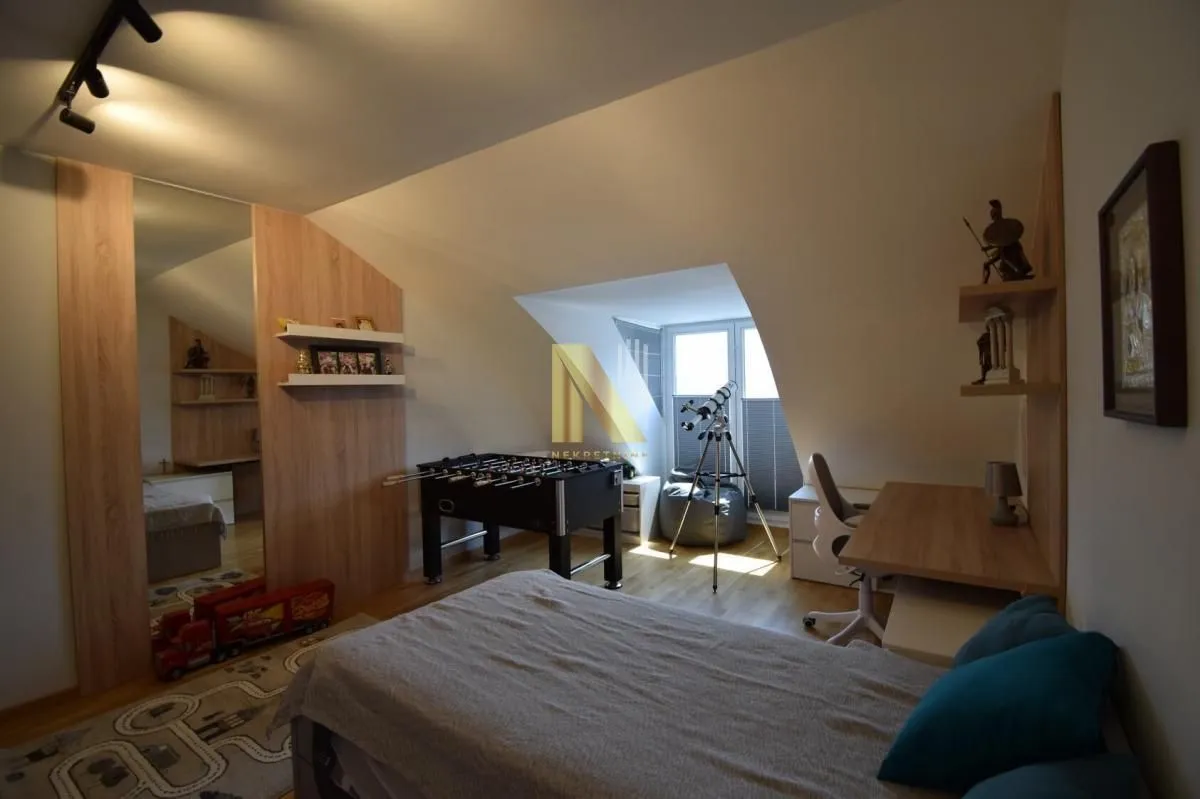 Prodaja, četvorosoban stan, 111m², Nova Detelinara, Novi Sad Sve Podlokacije