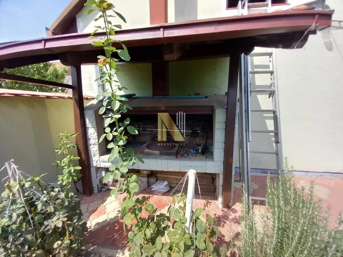 Prodaja, kuća, 272m², Bela Palanka, Srbija