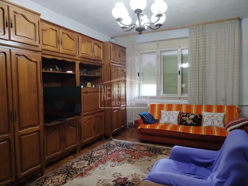 Prodaja, kuća, 328m², Železničko Naselje, Subotica