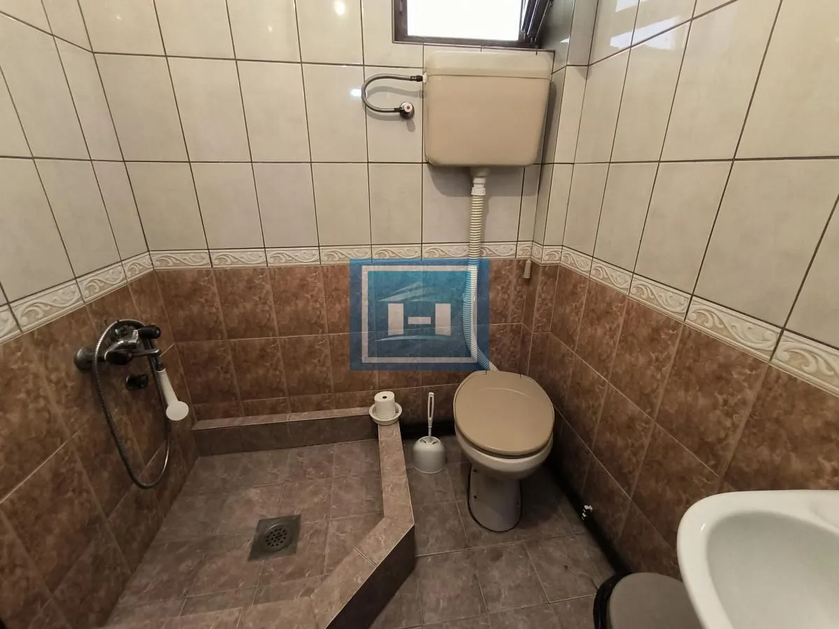 Sale, house, 250m², Ćuprija, Srbija