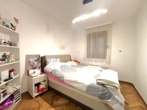 Sale, five bedroom apartment, 180m², Stari Aerodrom, Podgorica - image 5