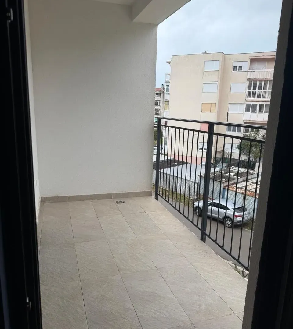 Izdavanje, jednosoban stan, 45m², Bijela, Herceg Novi