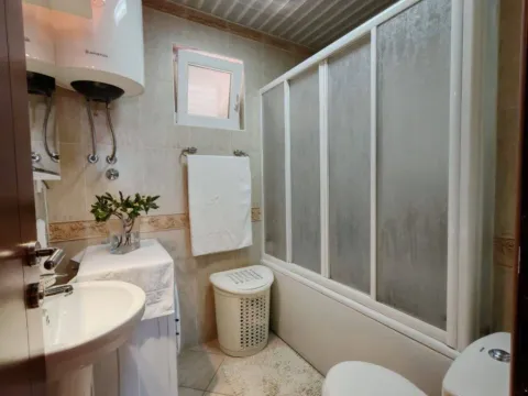 Sale, two bedroom apartment, 85m², Petrovac, Budva - image 4