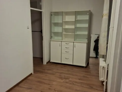 Izdavanje, trosoban stan, 64m², Novi Beograd Blok 9, Novi Beograd Sve Podlokacije - image 3