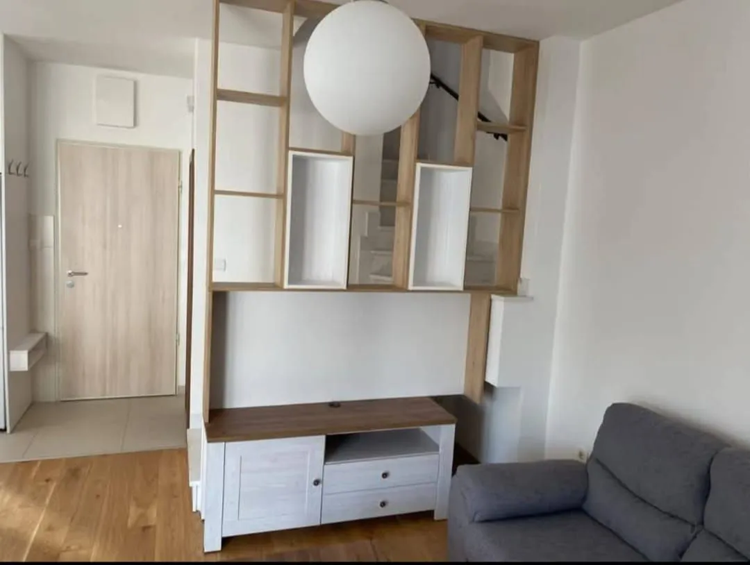 Izdavanje, dvosoban stan, 75m², Stara Varoš, Podgorica