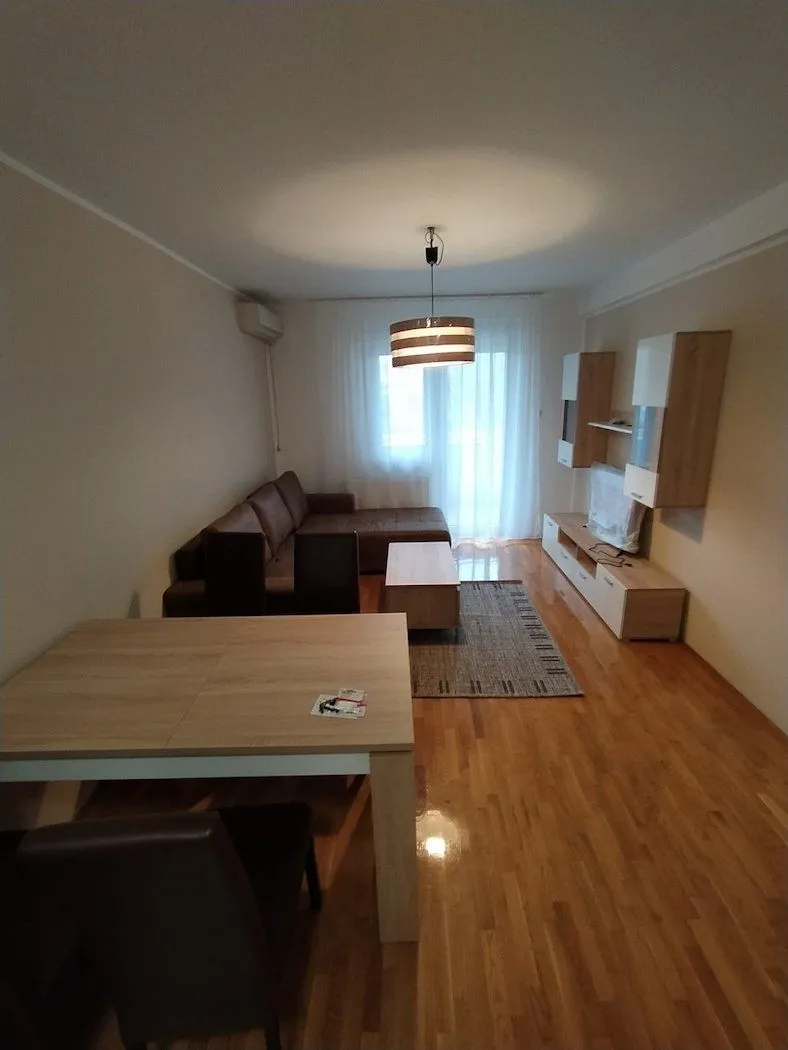 Izdavanje, jednosoban stan, 48m², Sajmište, Novi Sad