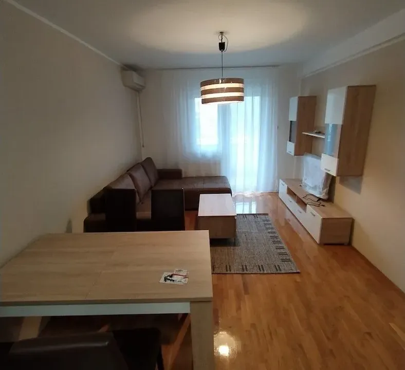 Izdavanje, jednosoban stan, 48m², Sajmište, Novi Sad