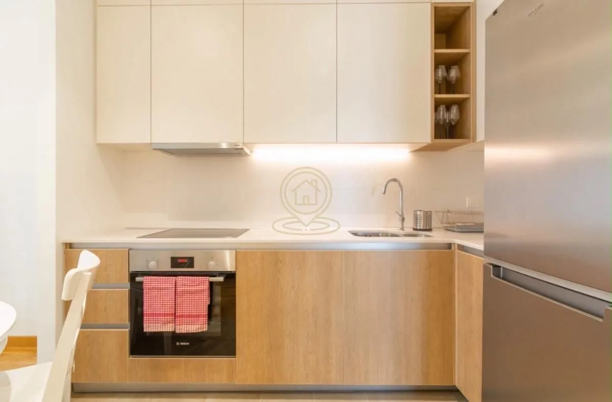 Izdavanje, trosoban stan, 87m², Savski Venac, Beograd