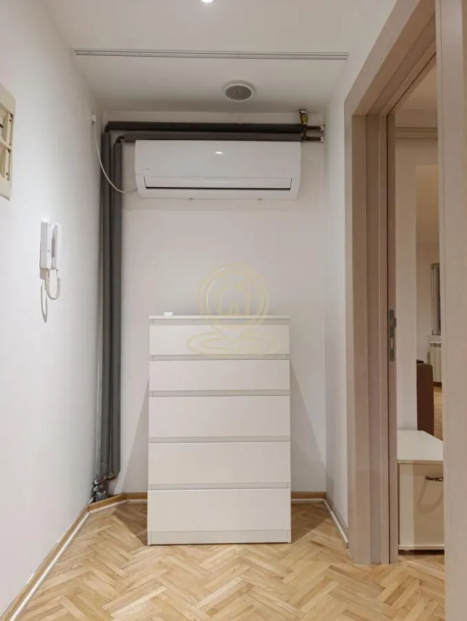 Izdavanje, trosoban stan, 100m², Stari Grad, Beograd