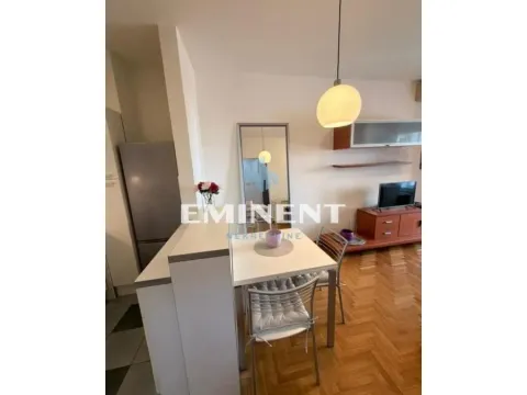 Rent, two bedroom apartment, 41m², Neimar, Vračar Sve Podlokacije - image 5