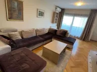 Izdavanje, dvosoban stan, 76m², Stari Aerodrom, Podgorica - image 1