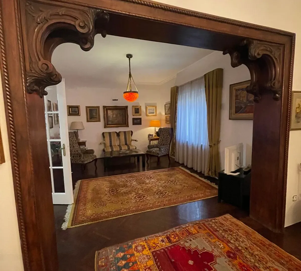 Izdavanje, kuća, 300m², Vračar Sve Podlokacije, Beograd
