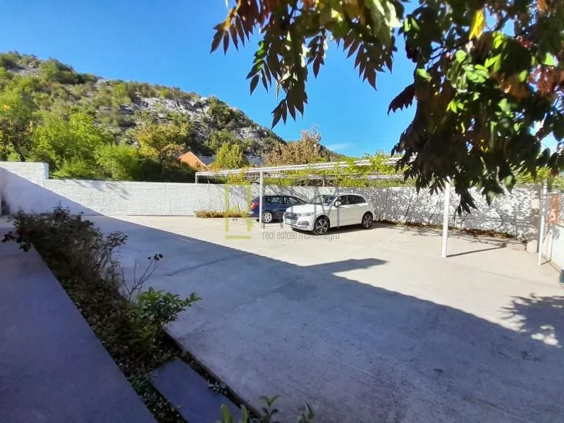 Prodaja, kuća, 210m², Cetinje, Crna Gora