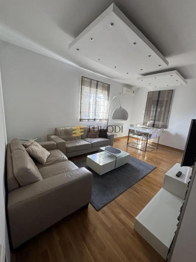 Izdavanje, dvosoban stan, 52m², Zemun Gornji Grad, Zemun Sve Podlokacije