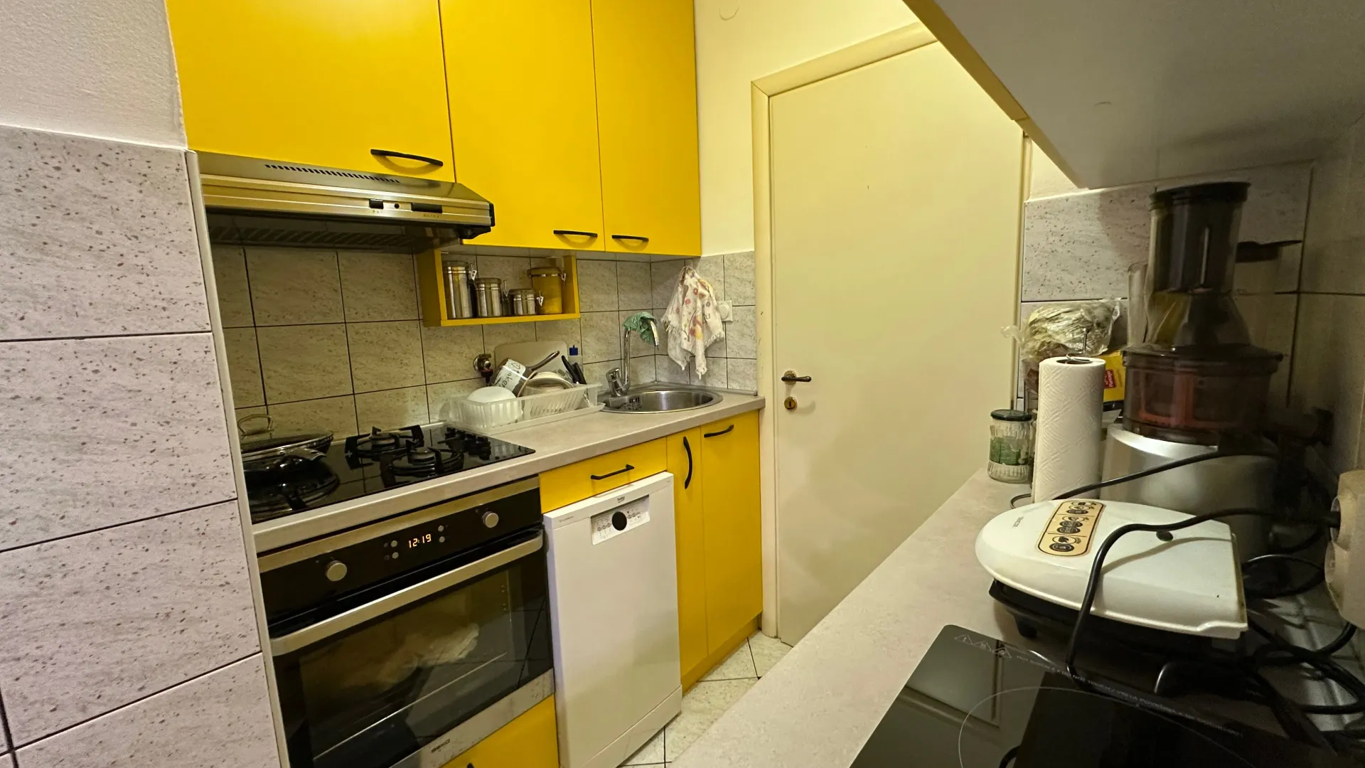 Prodaja, trosoban stan, 65m², Stara varoš, Nikšić