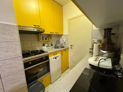 Prodaja, trosoban stan, 65m², Stara varoš, Nikšić - image 6