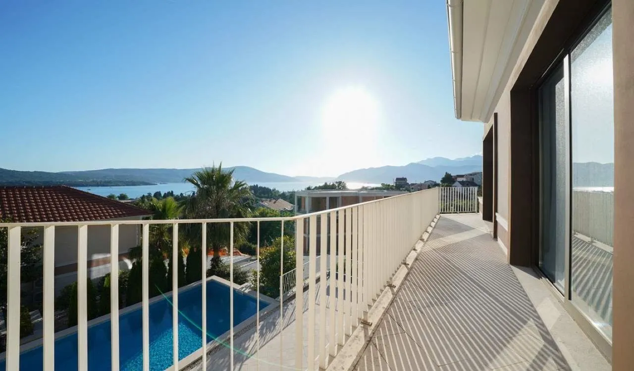 Sale, house, 290m², Tivat, Crna Gora