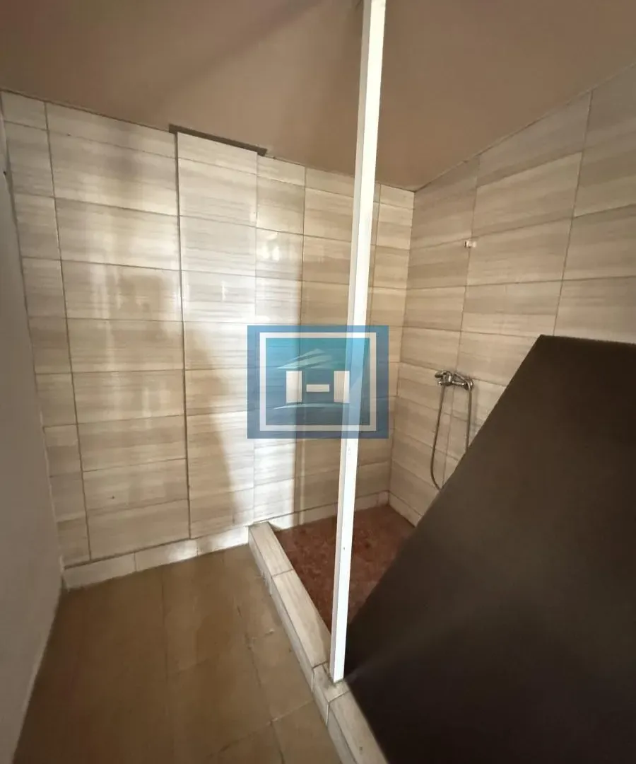 Izdavanje, poslovni prostor, 750m², Mijatovac, Ćuprija