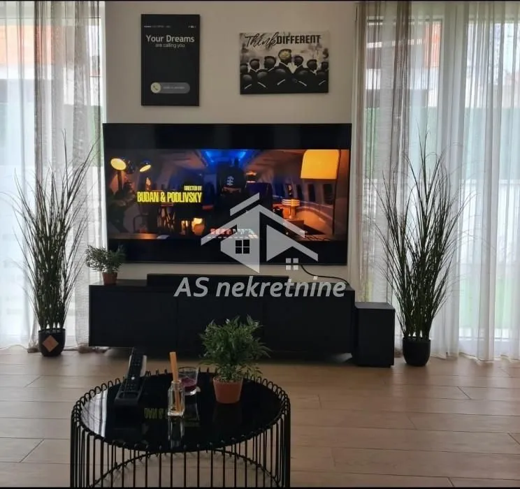 Izdavanje, stan, 240m², Savski Venac, Beograd