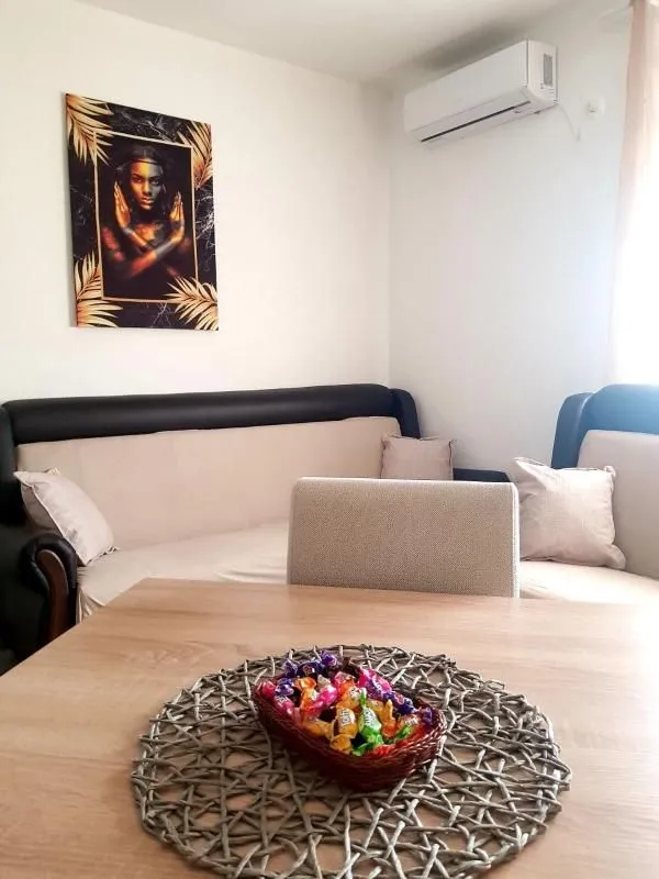 Izdavanje, jednosoban stan, 40m², Bar, Crna Gora