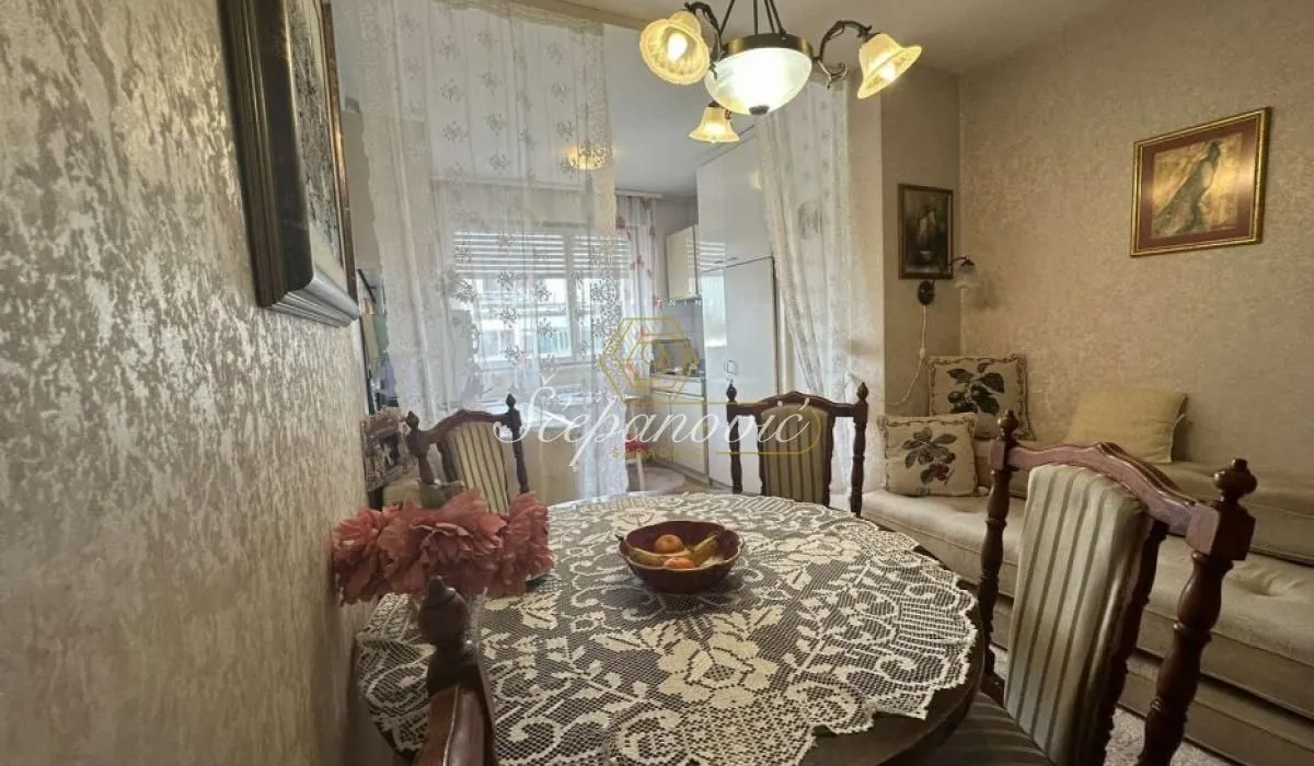Prodaja, dvosoban stan, 63m², Bulevar Oslobodjenja, Novi Sad Sve Podlokacije
