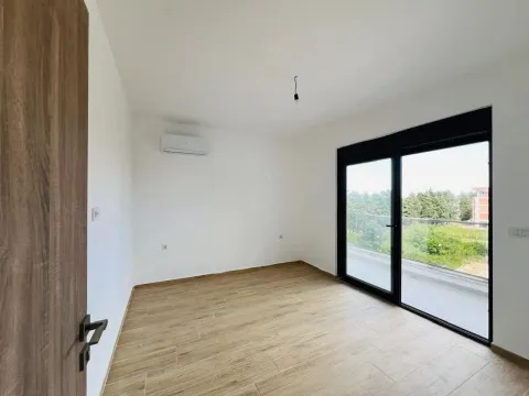 Sale, three bedroom apartment, 100m², Velika Plaža, Ulcinj - image 8