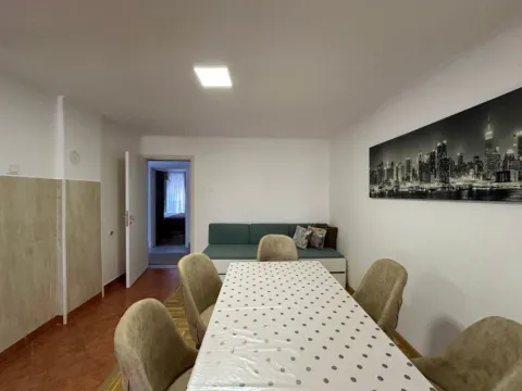 Izdavanje, dvosoban stan, 120m², Stari Aerodrom, Podgorica - image 11