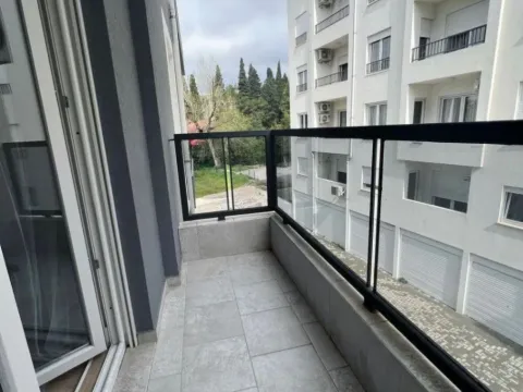 Izdavanje, jednosoban stan, 45m², Drac, Podgorica - image 9