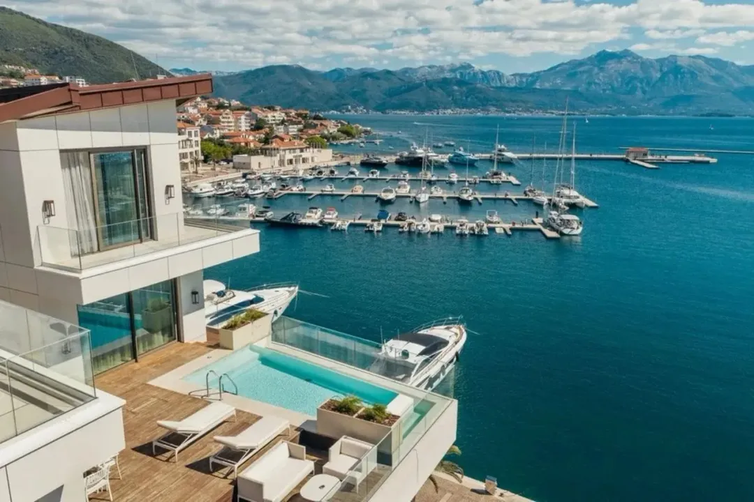 Sale, four bedroom apartment, 611m², Kumbor, Herceg Novi