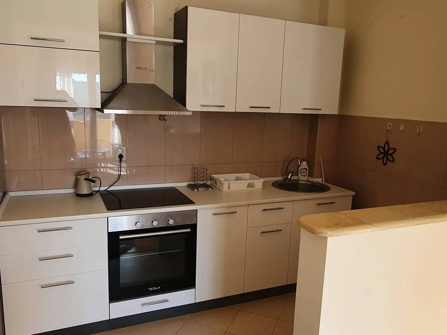 Izdavanje, jednosoban stan, 50m², Mainski Put, Budva