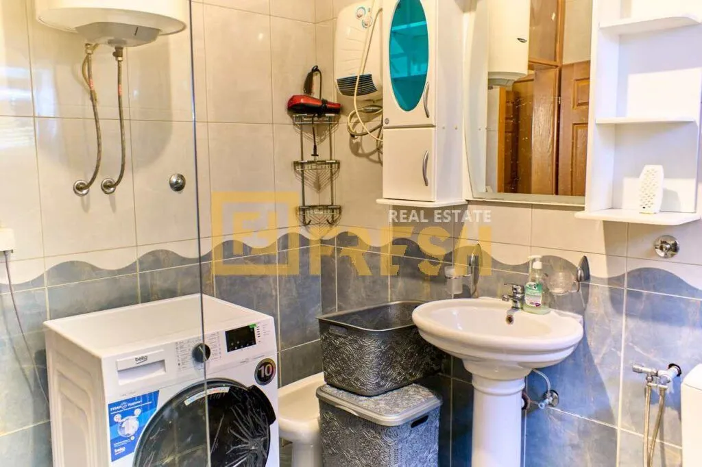 Izdavanje, kuća, 160m², Tološi, Podgorica