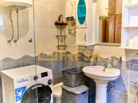 Izdavanje, kuća, 160m², Tološi, Podgorica - image 26