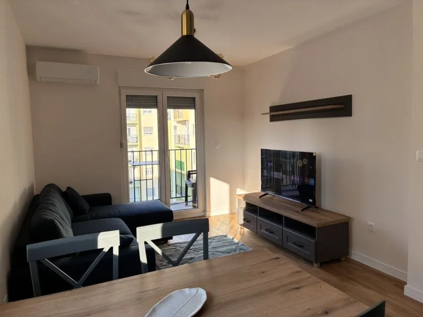 Rent, one bedroom apartment, 40m², Pobrežje, Podgorica